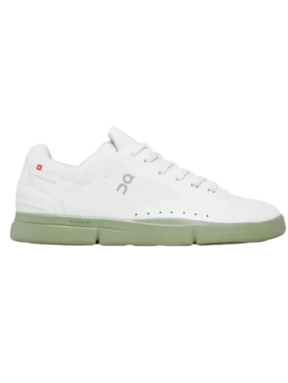 On Running The Roger sneakers in white with mint accent sole. Size 9